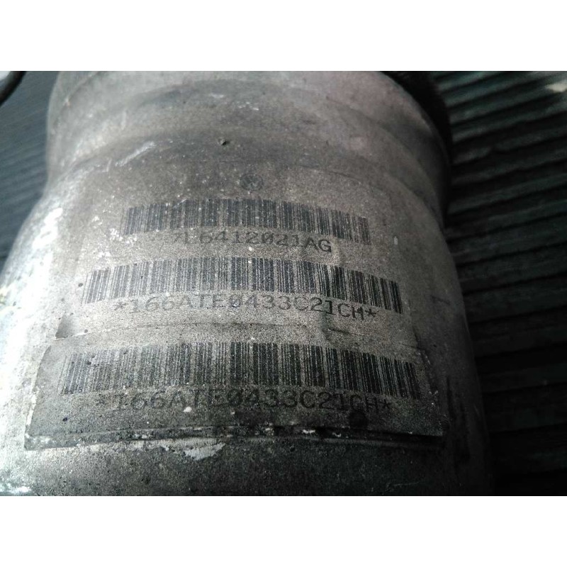 Recambio de amortiguador delantero izquierdo para volkswagen touareg (7la) tdi v6 referencia OEM IAM 7L6412021AG  P1-B4-20
