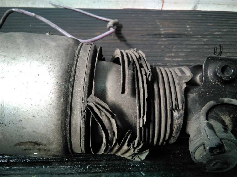 Recambio de amortiguador delantero izquierdo para volkswagen touareg (7la) tdi v6 referencia OEM IAM 7L6412021AG  P1-B4-20