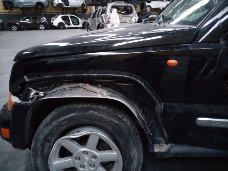 Recambio de aleta delantera izquierda para chrysler jeep cherokee (kj) 2.8 crd limited referencia OEM IAM   