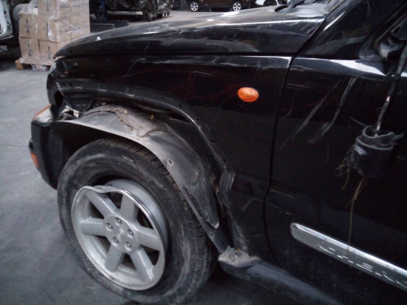 Recambio de aleta delantera izquierda para chrysler jeep cherokee (kj) 2.8 crd limited referencia OEM IAM   