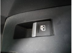 MANDO ELEVALUNAS DELANTERO DERECHO 