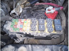 CAJA RELES / FUSIBLES 