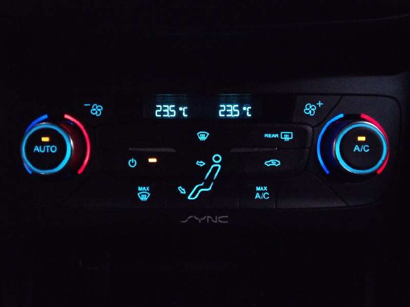 Recambio de mando climatizador para ford focus turn. business referencia OEM IAM F1ET18C612AE WU1V003041 E3-B3-39-2
