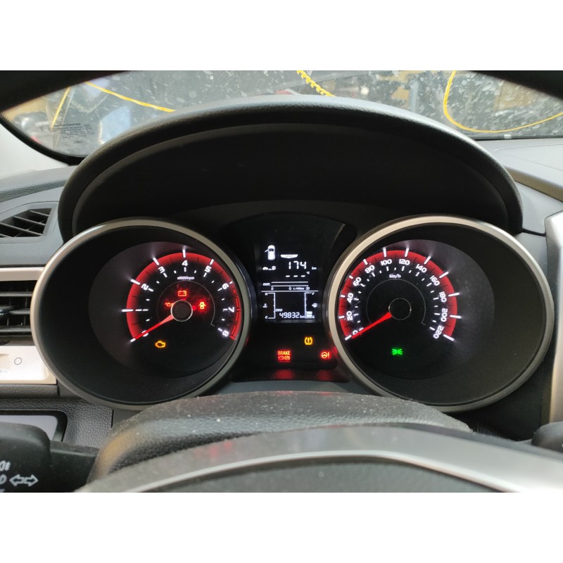 Recambio de cuadro instrumentos para ssangyong tivoli crystal 4x2 referencia OEM IAM 8021035050 170508 E1-B3-7-2