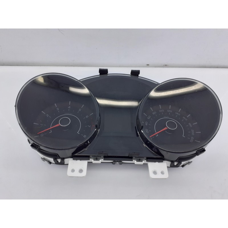 Recambio de cuadro instrumentos para ssangyong tivoli crystal 4x2 referencia OEM IAM 8021035050 170508 E1-B3-7-2