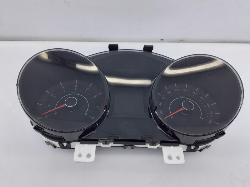Recambio de cuadro instrumentos para ssangyong tivoli crystal 4x2 referencia OEM IAM 8021035050 170508 E1-B3-7-2