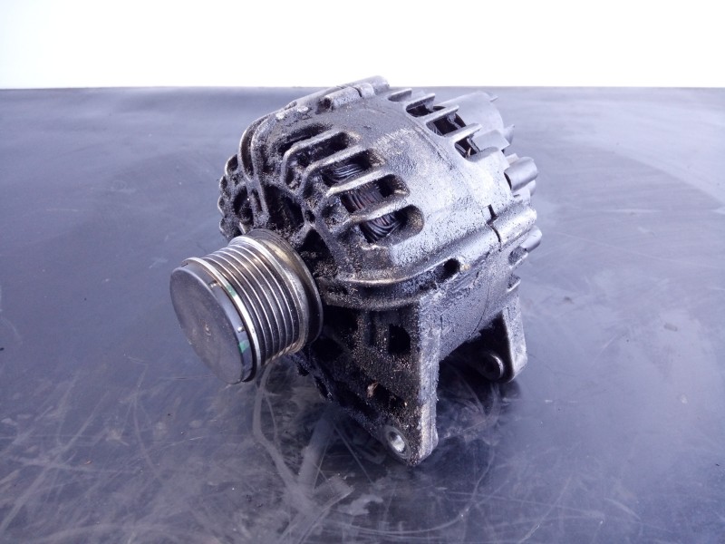 Recambio de alternador para renault scenic iii dynamique referencia OEM IAM 231004554R FG15T0582612716A P3-A4-9-3