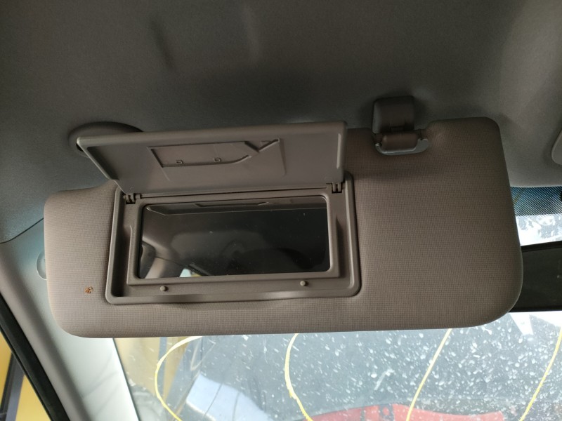 Recambio de parasol izquierdo para ssangyong tivoli crystal 4x2 referencia OEM IAM   