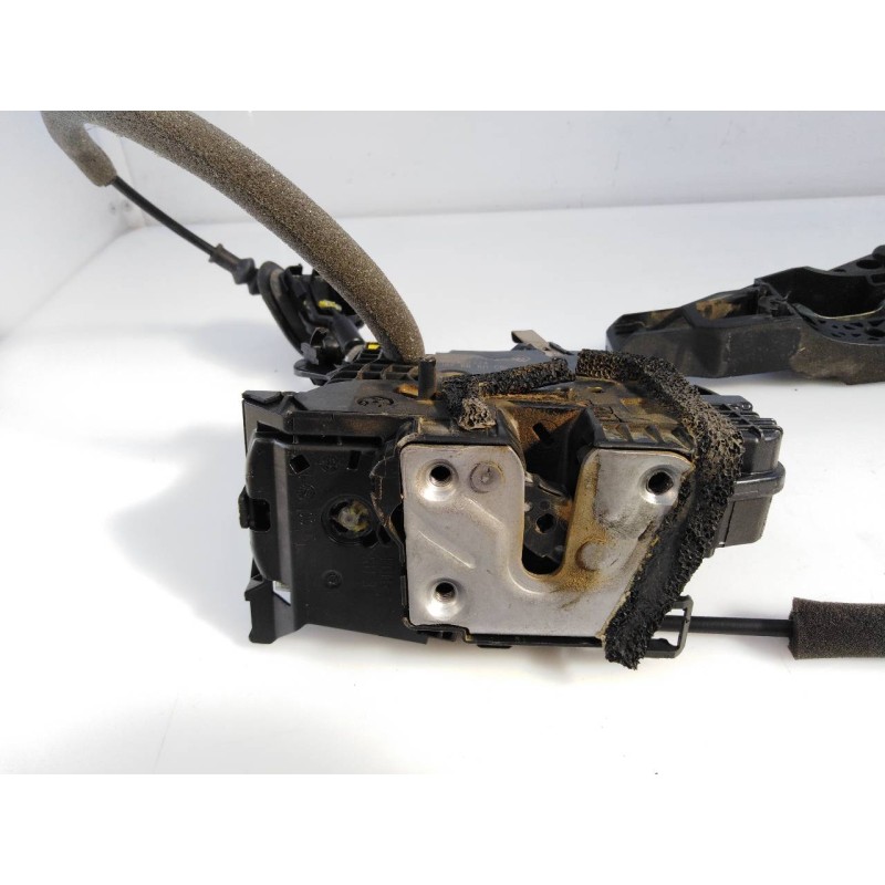 Recambio de cerradura puerta trasera derecha para renault captur zen referencia OEM IAM 805027072R  E1-A1-32-1