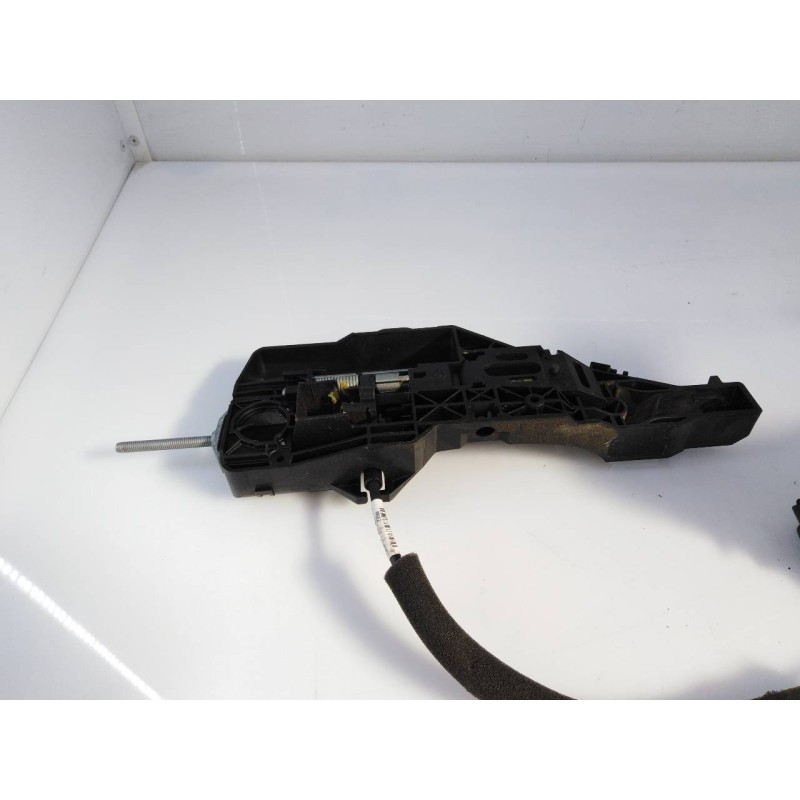 Recambio de cerradura puerta trasera derecha para renault captur zen referencia OEM IAM 805027072R  E1-A1-32-1