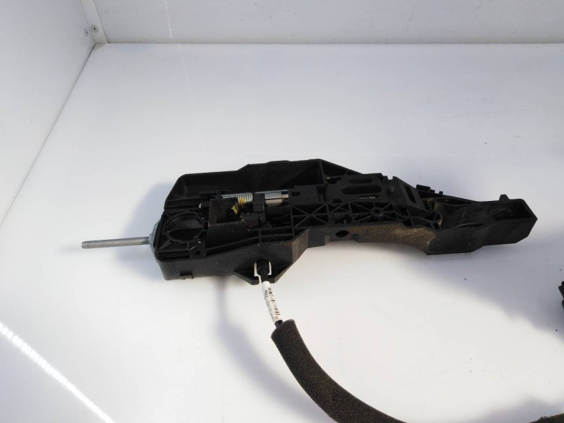 Recambio de cerradura puerta trasera derecha para renault captur zen referencia OEM IAM 805027072R  E1-A1-32-1