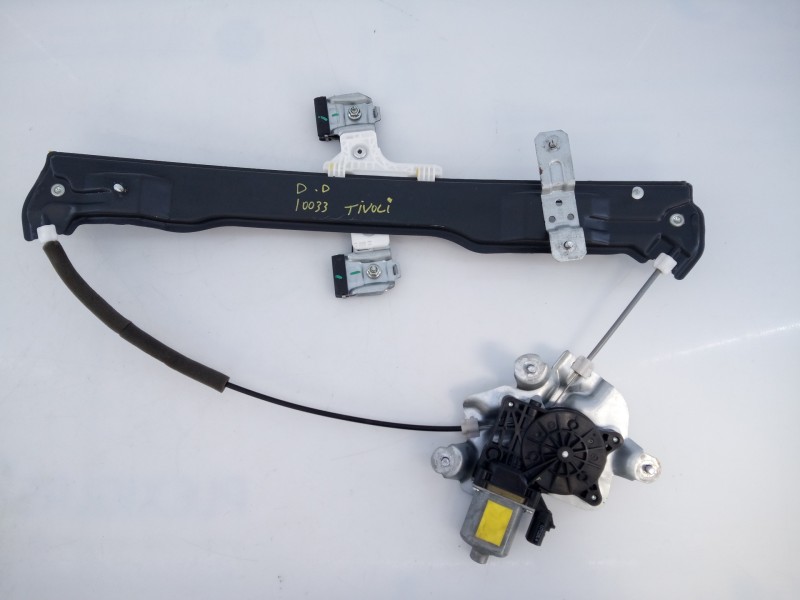 Recambio de elevalunas delantero derecho para ssangyong tivoli crystal 4x2 referencia OEM IAM U7C29L4  E3-A3-20-2