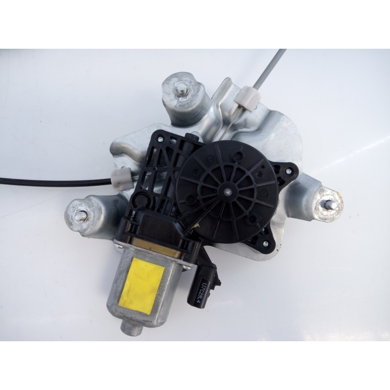 Recambio de elevalunas delantero derecho para ssangyong tivoli crystal 4x2 referencia OEM IAM U7C29L4  E3-A3-20-2