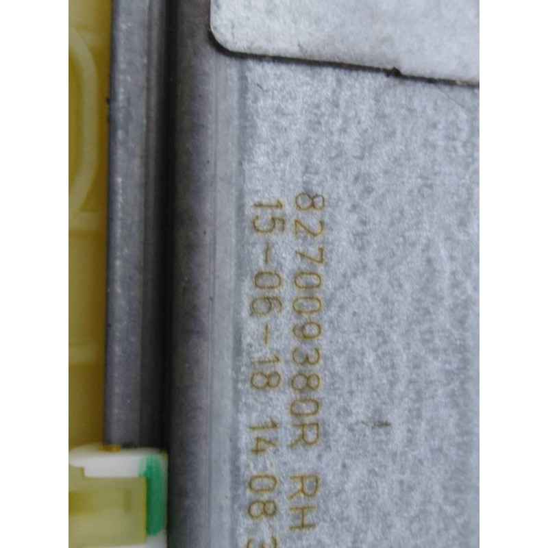 Recambio de elevalunas trasero derecho para renault captur zen referencia OEM IAM 19031060034 827009380R E1-A1-28-2