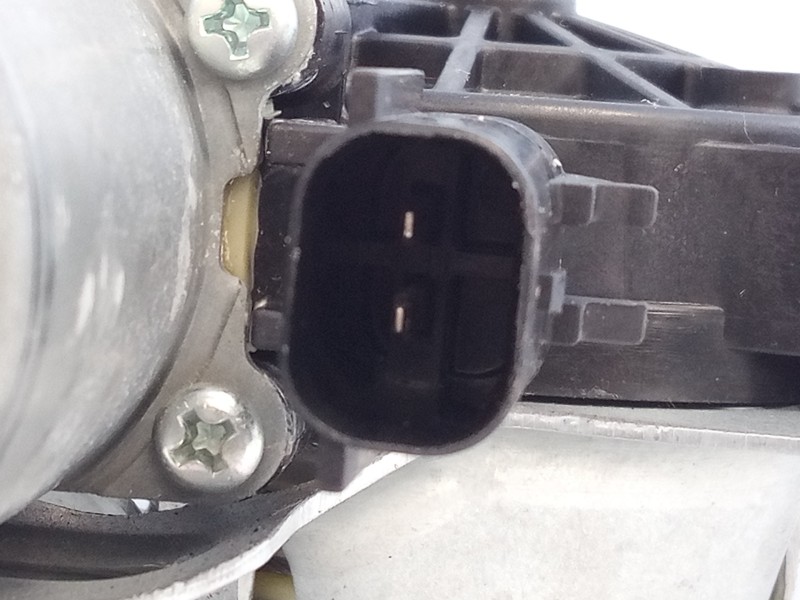 Recambio de elevalunas delantero derecho para ssangyong tivoli crystal 4x2 referencia OEM IAM U7C29L4  E3-A3-20-2