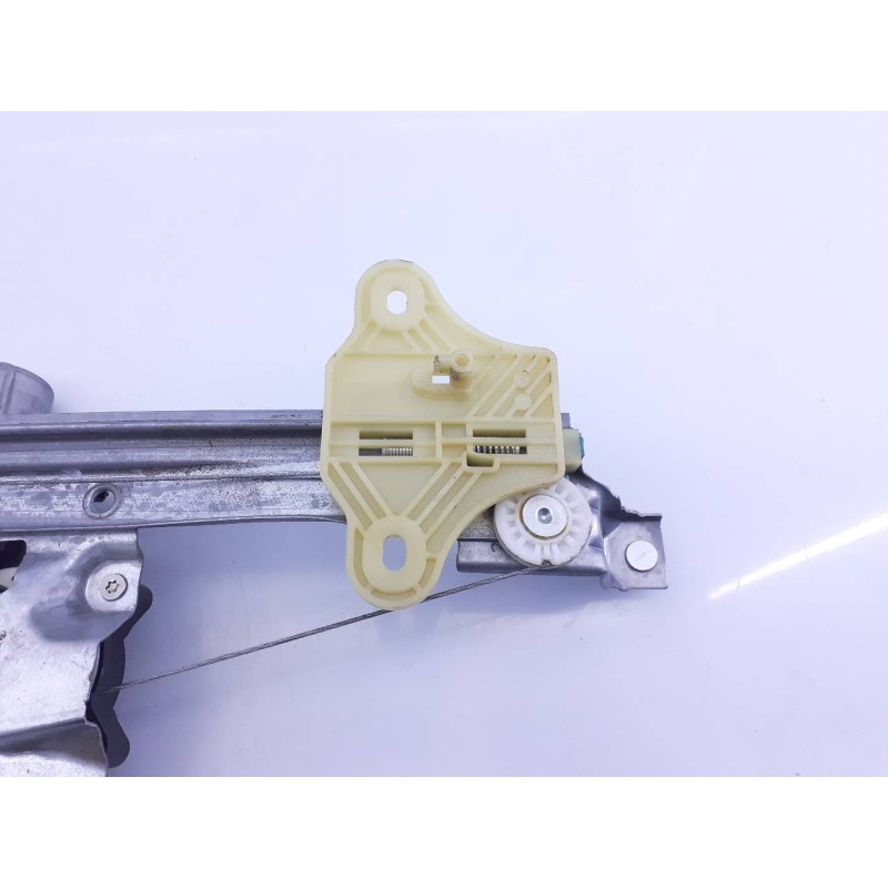Recambio de elevalunas trasero izquierdo para renault captur zen referencia OEM IAM 12800147201D 9030351B E1-A1-4-2