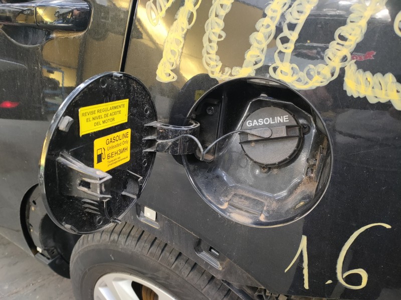 Recambio de tapa exterior combustible para ssangyong tivoli crystal 4x2 referencia OEM IAM   