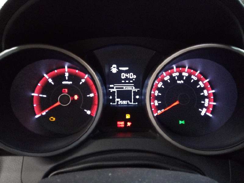 Recambio de cuadro instrumentos para ssangyong tivoli premium 4x2 referencia OEM IAM 8021035100  E3-A3-18-4
