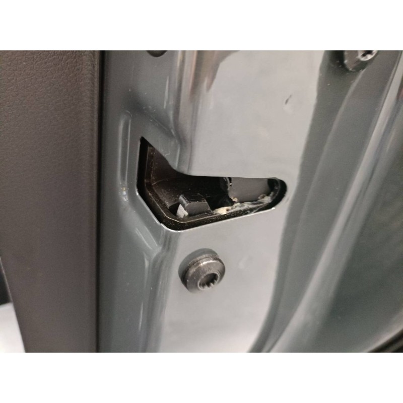 Recambio de cerradura puerta trasera derecha para audi q2 (gab) design edition referencia OEM IAM   