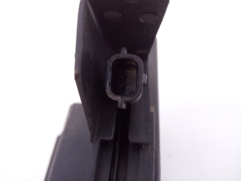 Recambio de cerradura puerta delantera derecha para dacia sandero stepway referencia OEM IAM 805026816RF  E1-A1-27-2