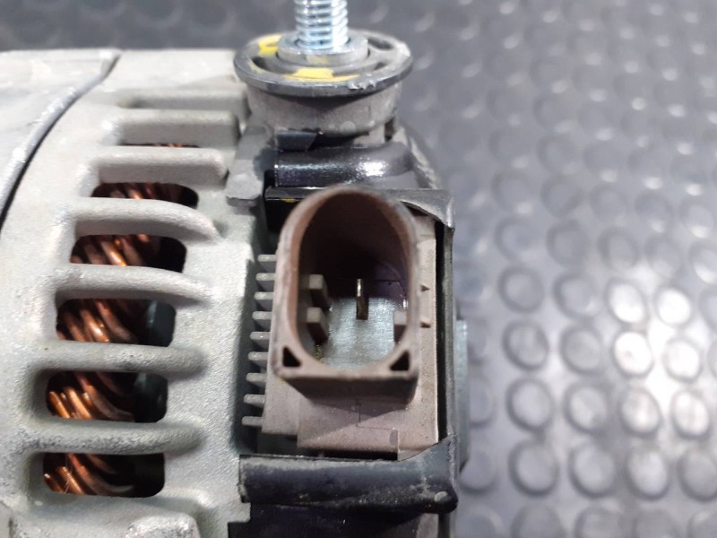 Recambio de alternador para hyundai i30 (gd) tecno bluedrive referencia OEM IAM 373002A700  P3-B6-5-4