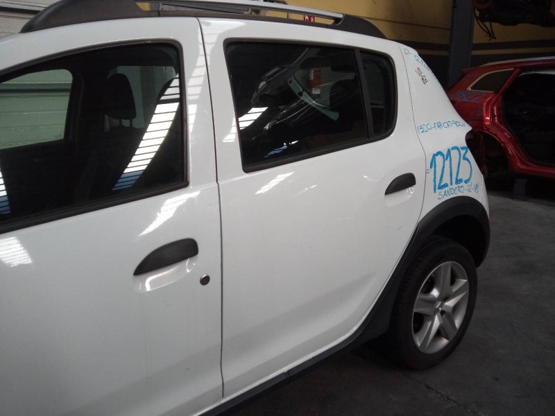 Recambio de puerta trasera izquierda para dacia sandero stepway referencia OEM IAM   