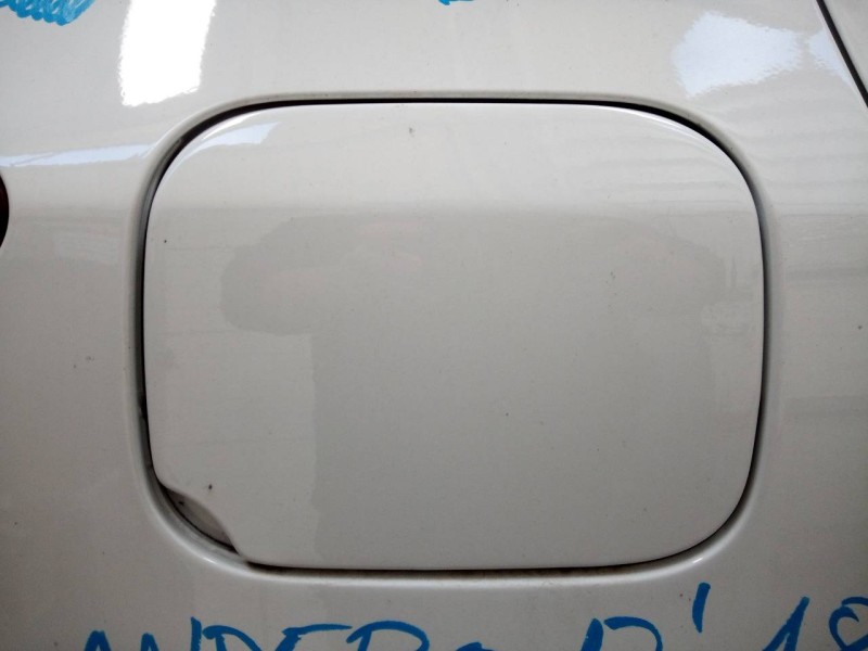 Recambio de tapa exterior combustible para dacia sandero stepway referencia OEM IAM   