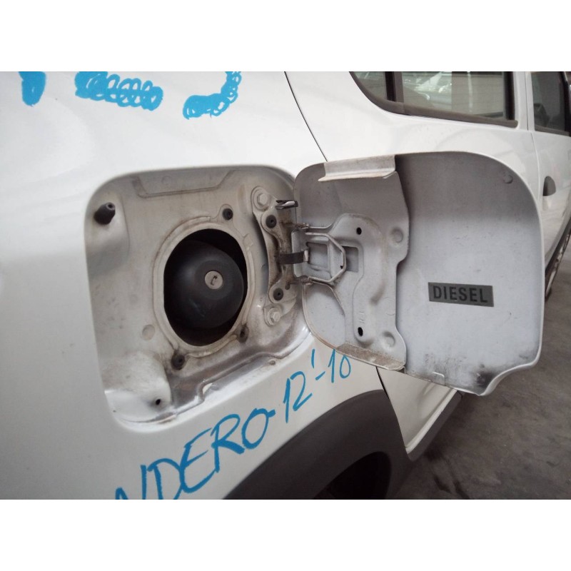 Recambio de tapa exterior combustible para dacia sandero stepway referencia OEM IAM   