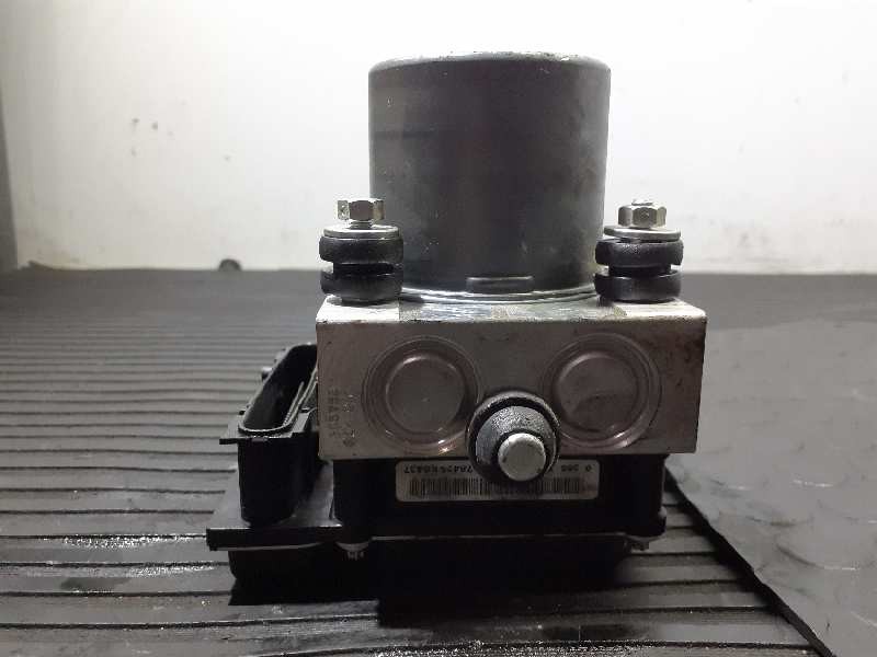 Recambio de abs para land rover discovery v6 td se referencia OEM IAM SRB500440 0265235020 P3-B8-2-3