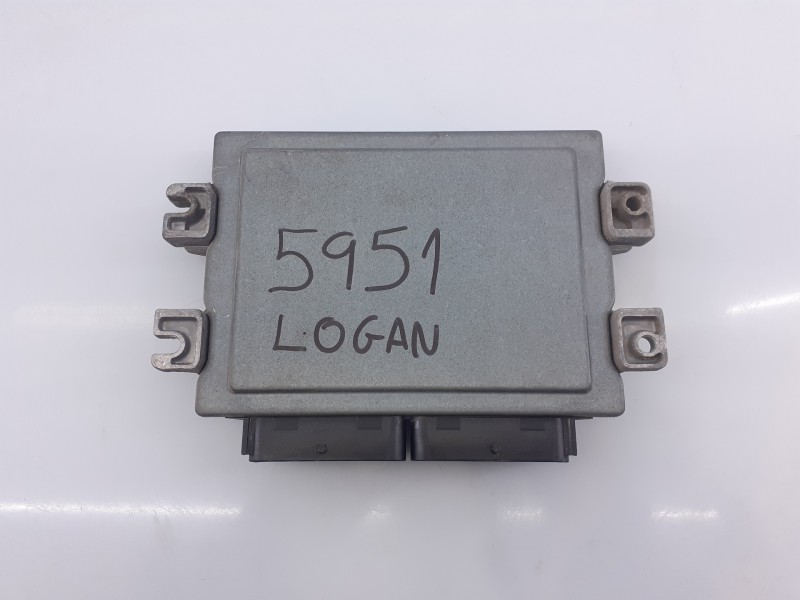 Recambio de centralita motor uce para dacia logan laureate referencia OEM IAM 8200636605 S110140022A E2-A1-15-1