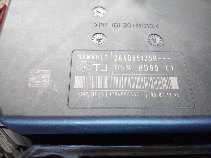 Recambio de caja reles / fusibles para renault megane iii berlina 5 p limited referencia OEM IAM 284B65125R  