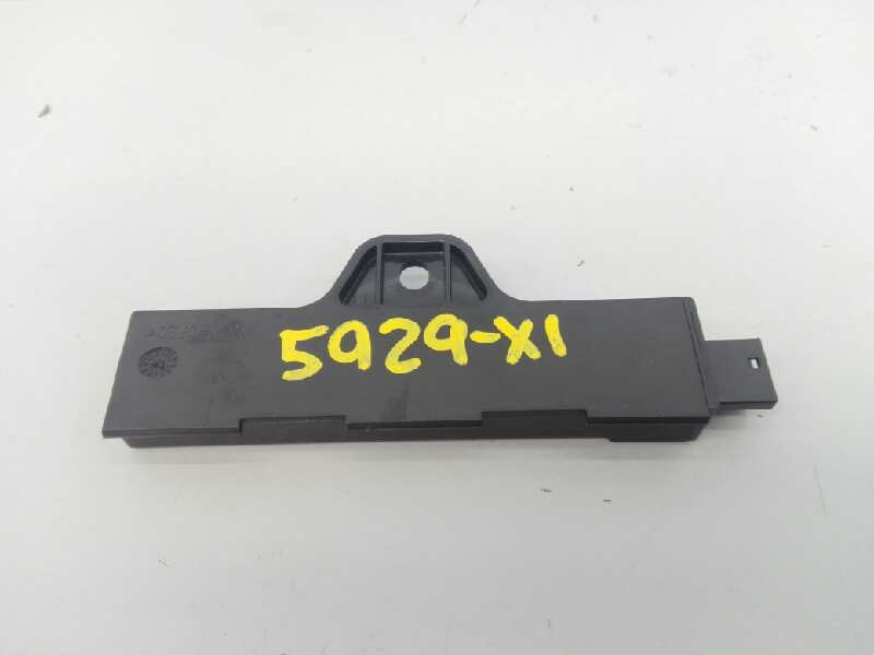 Recambio de antena para bmw serie x1 (f48) sdrive18d referencia OEM IAM 6520922083202  E3-A2-26-4