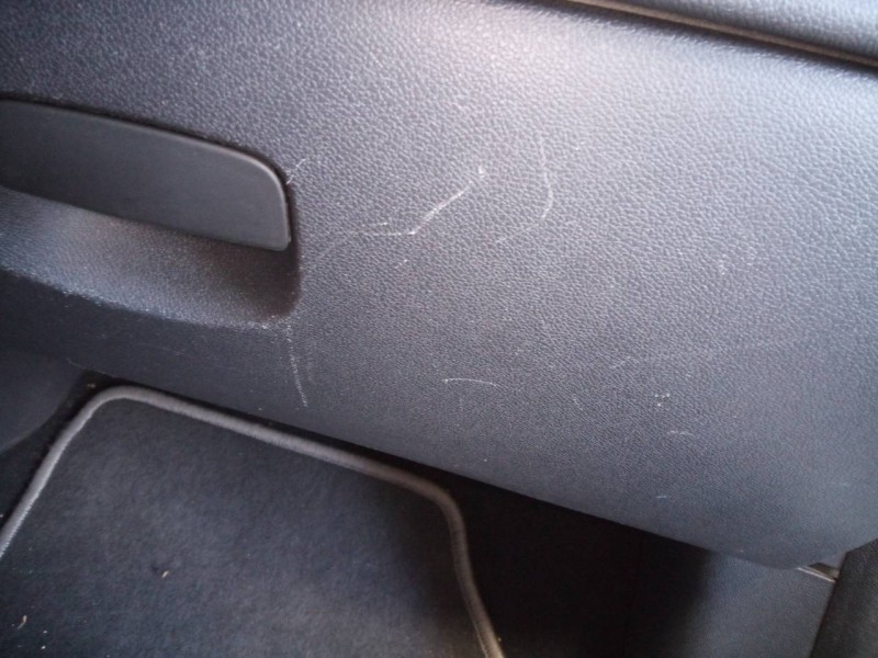 Recambio de guantera para renault megane iii berlina 5 p limited referencia OEM IAM   