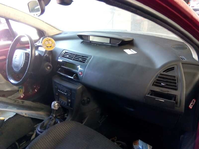 citroen c4 berlina del año 2006