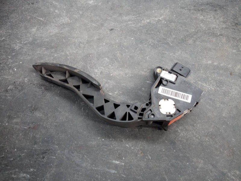 Recambio de pedal acelerador para renault megane iii berlina 5 p limited referencia OEM IAM 180020022R  