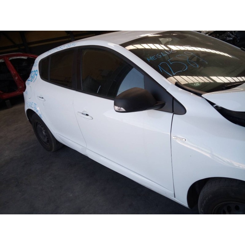 Recambio de puerta delantera derecha para renault megane iii berlina 5 p limited referencia OEM IAM   