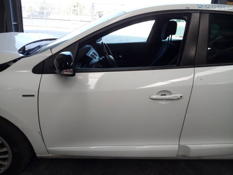 Recambio de puerta delantera izquierda para renault megane iii berlina 5 p limited referencia OEM IAM   