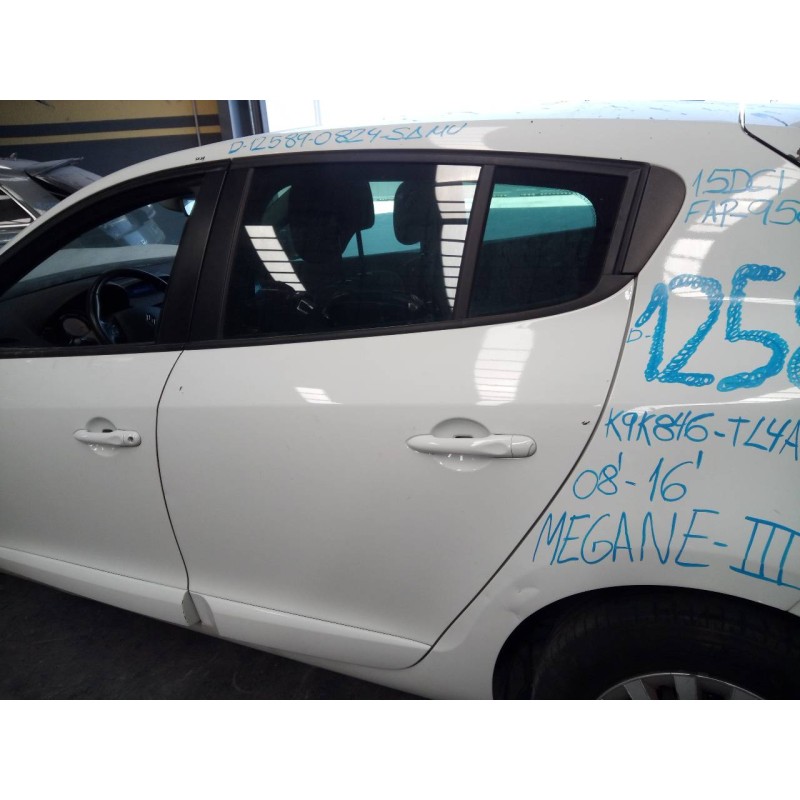 Recambio de puerta trasera izquierda para renault megane iii berlina 5 p limited referencia OEM IAM   