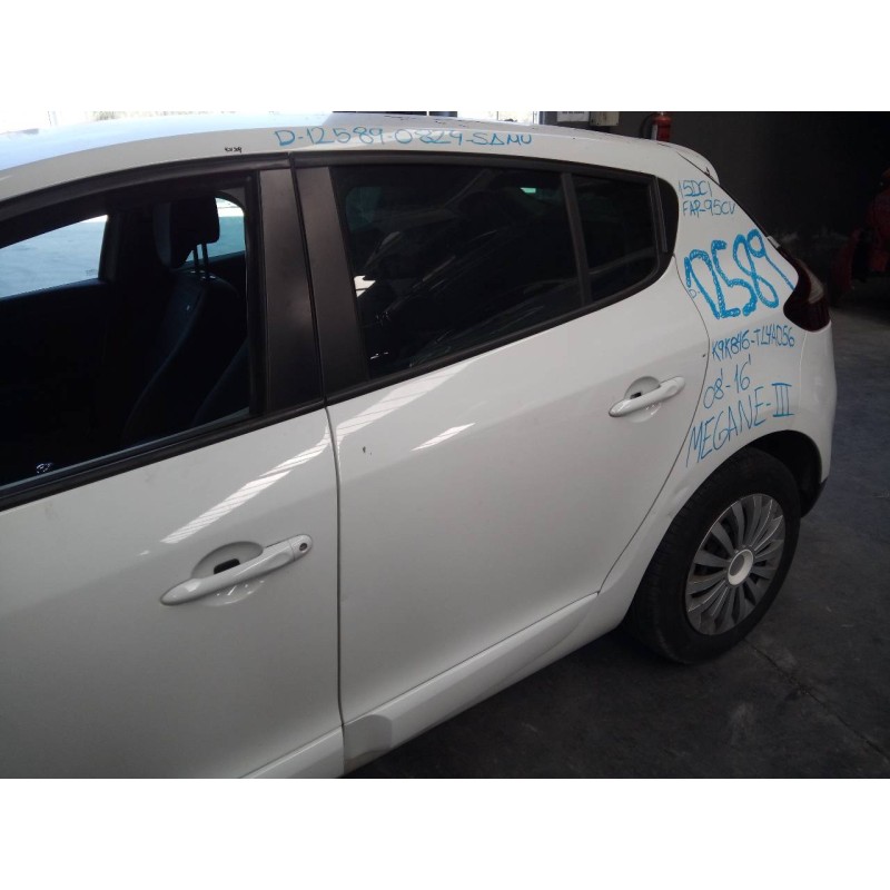 Recambio de puerta trasera izquierda para renault megane iii berlina 5 p limited referencia OEM IAM   