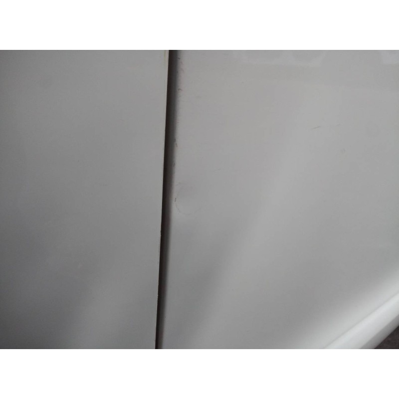 Recambio de puerta trasera izquierda para renault megane iii berlina 5 p limited referencia OEM IAM   