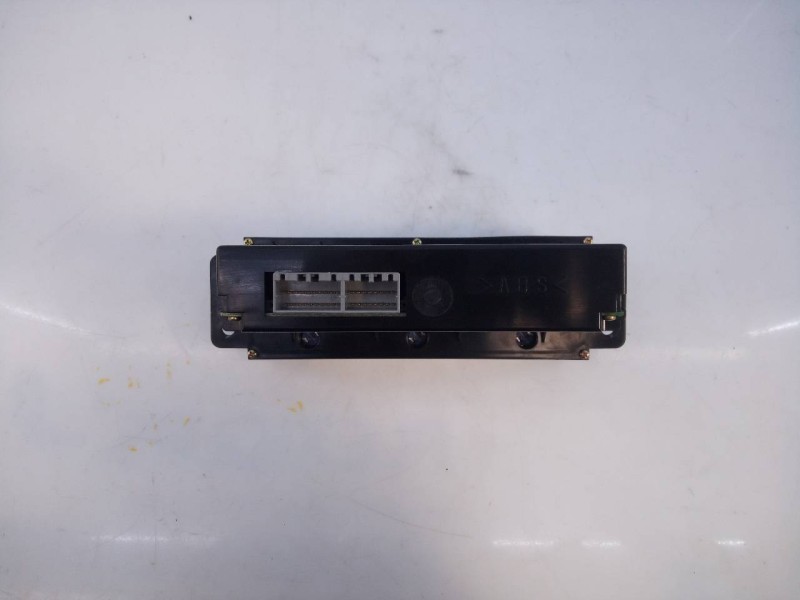 Recambio de mando climatizador para ssangyong rexton rx 270 plus / 270 xdi plus referencia OEM IAM 6870008510  E3-A3-18-4