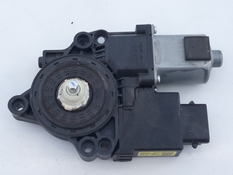 Recambio de motor elevalunas delantero derecho para kia cee´d drive referencia OEM IAM 82460A2010 617013001 E2-B5-54-1