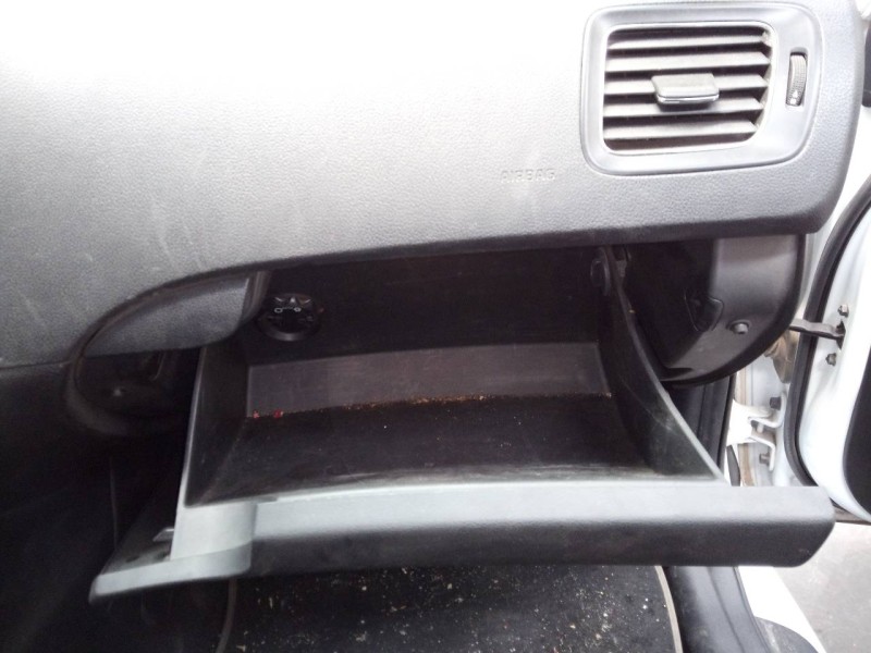 Recambio de guantera para kia cee´d drive referencia OEM IAM   