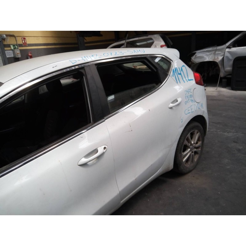 Recambio de puerta trasera izquierda para kia cee´d drive referencia OEM IAM   