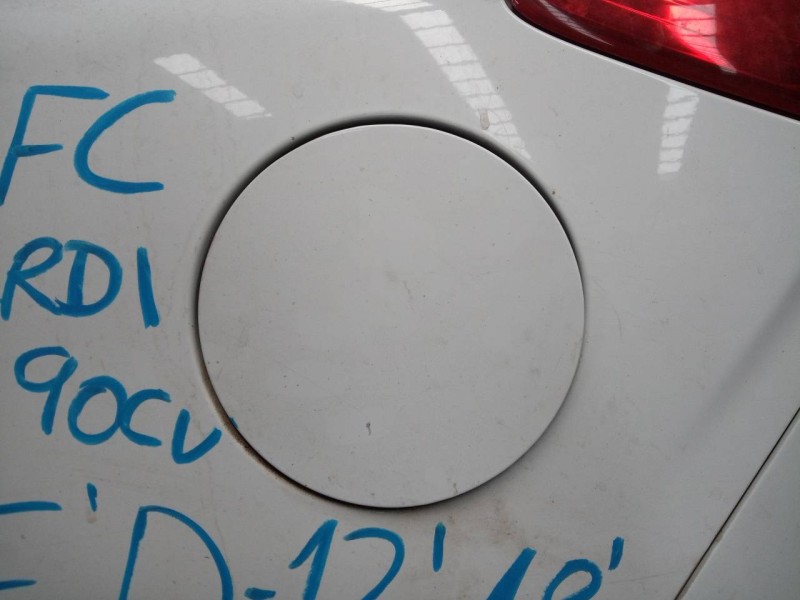 Recambio de tapa exterior combustible para kia cee´d drive referencia OEM IAM   