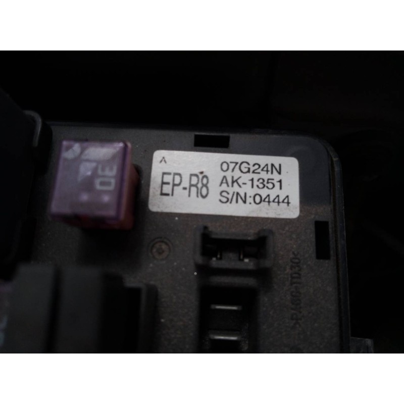 Recambio de caja reles / fusibles para ssangyong kyron 200 xdi limited referencia OEM IAM 07G24N  