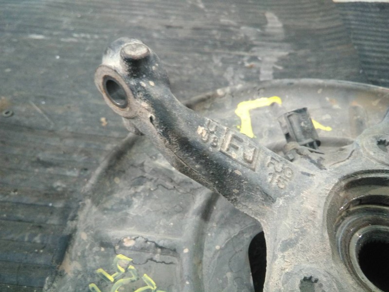 Recambio de mangueta delantera izquierda para volkswagen caddy ka/kb (2k) life referencia OEM IAM   P1-A4-29