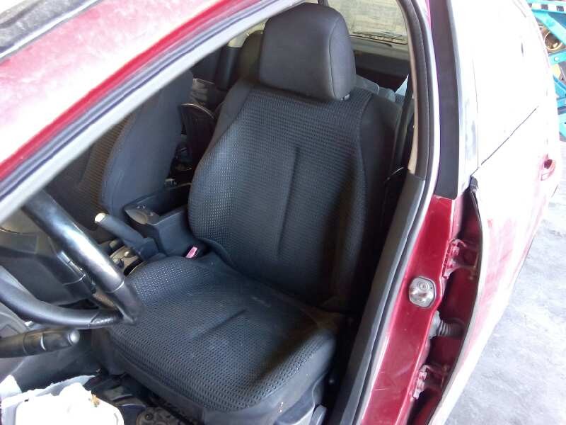 citroen c4 berlina del año 2006