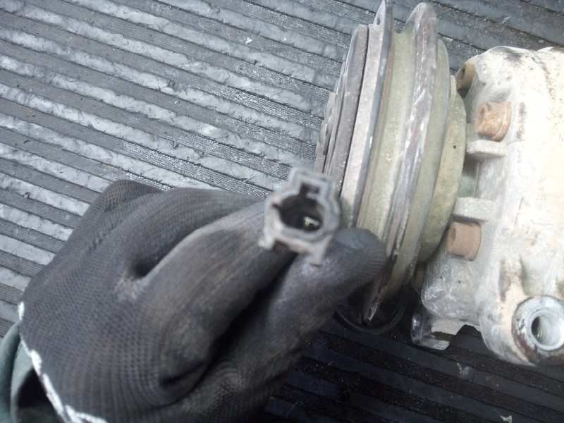 Recambio de compresor aire acondicionado para nissan terrano/terrano.ii (r20) luxury referencia OEM IAM 926000F001 9706110000 P3