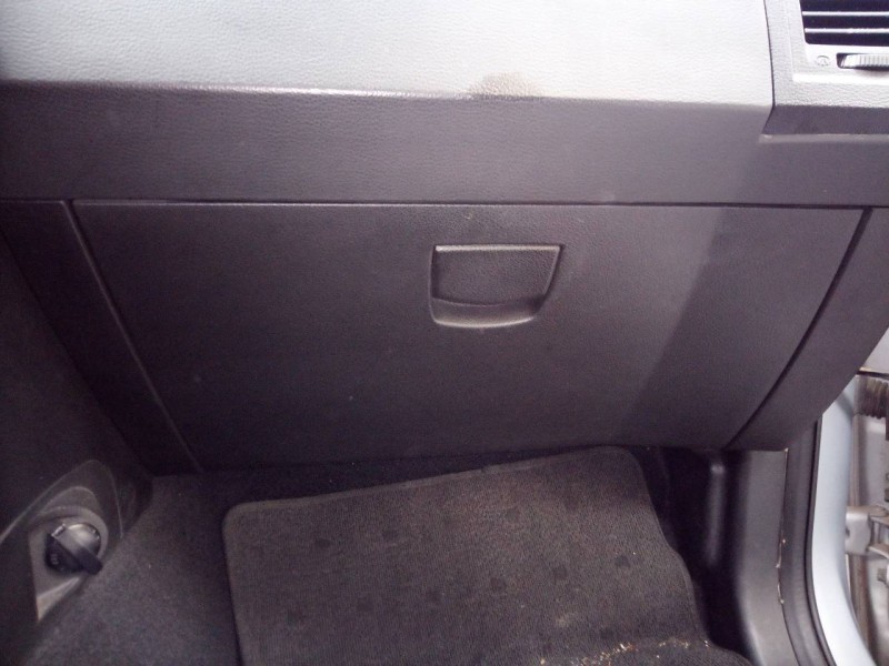 Recambio de guantera para ssangyong kyron 200 xdi limited referencia OEM IAM   